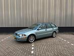 Volvo V40 2.0L 16v | Nieuwe APK | Automaat | Stoelverwarming, Auto's, 65 €/maand, 136 pk, 4 cilinders, Blauw
