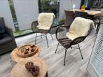 Tuinstoelen met schapenvacht, Tuin en Terras, Tuinstoelen, Ophalen of Verzenden, Gebruikt, Rotan