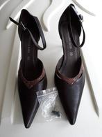 Bruine pumps, Kleding | Dames, Schoenen, Ophalen of Verzenden, Bruin, Zo goed als nieuw, Pumps