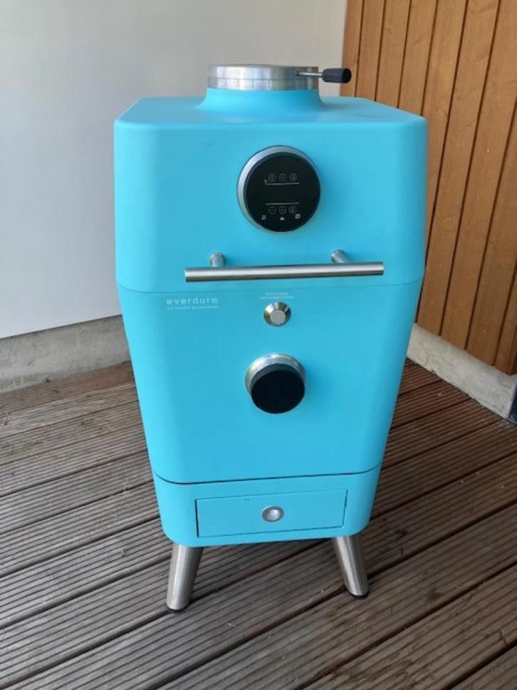 Everdure 4K Houtskoolbarbecue Blauw by Heston Blumenthal, Tuin en Terras, Houtskoolbarbecues, Nieuw, Met accessoires, Ophalen