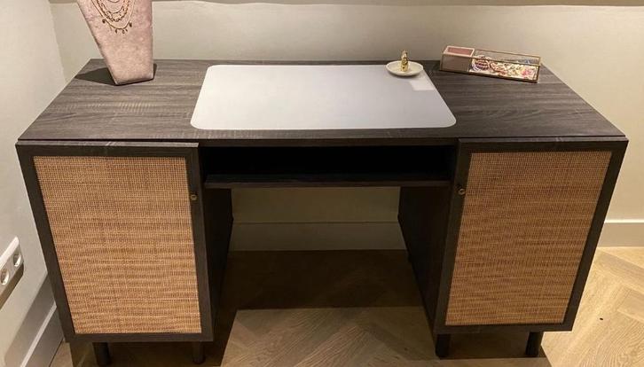 Z.g.a.n Bureau kinder/tienerkamer,werkkamer en bureaustoel, Huis en Inrichting, Bureaus, Zo goed als nieuw, Ophalen