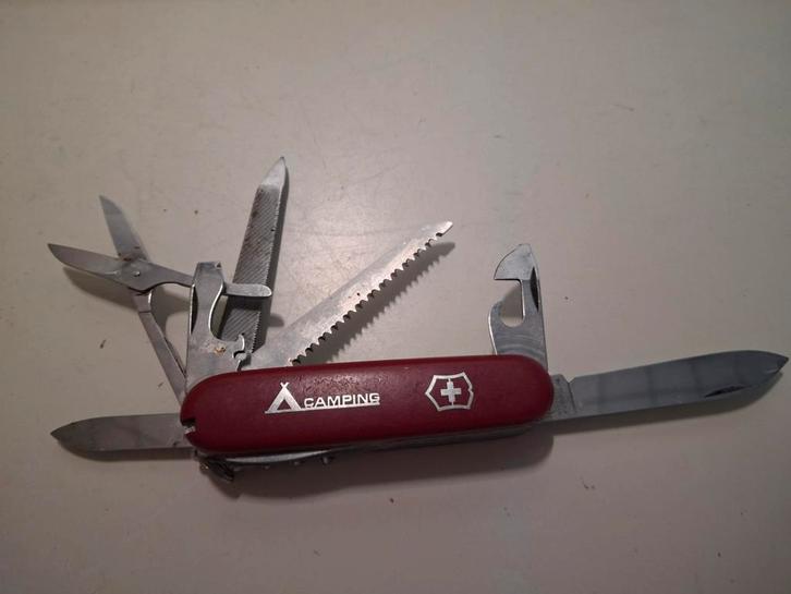 Victorinox Zwitsers zakmes Ranger Camping rood, Caravans en Kamperen, Kampeergereedschap, Gebruikt, Ophalen of Verzenden