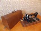 Antieke Pfaff naaimachine met koffer en sleutel, Ophalen