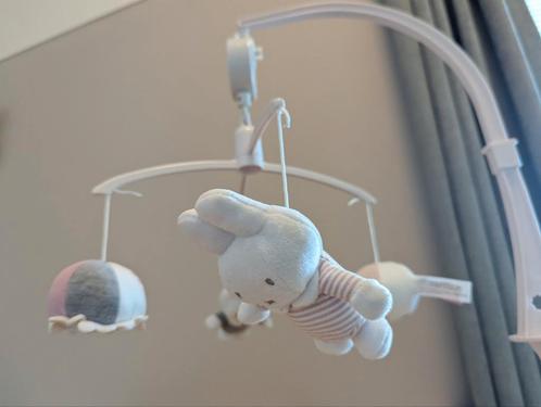 Tiamo Nijntje boxmobiel roze/wit/grijs, Kinderen en Baby's, Speelgoed | Babyspeelgoed, Zo goed als nieuw, Mobiel, Met geluid, Ophalen