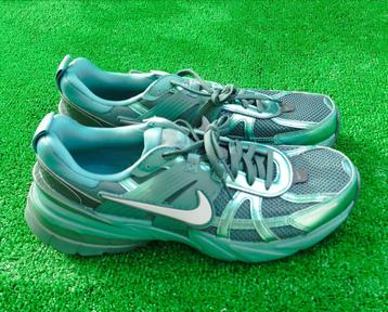 Nike V2K Run Unisex Sneakers Maat 43- Groen/Grijs beschikbaar voor biedingen