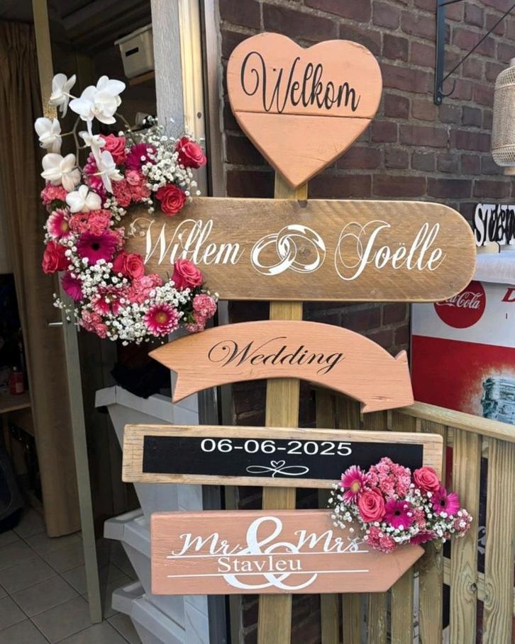 Steigerhout sloophout Wegwijzers bruiloft Huwelijk borden, Huis en Inrichting, Woonaccessoires | Overige, Nieuw, Ophalen of Verzenden