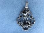 Hanger - strijdende ridder tegen draak in zilver - ca. 1900, Sieraden, Tassen en Uiterlijk, Antieke sieraden, Ophalen of Verzenden