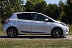 Toyota Yaris 1.5 Hybrid Aspiration ✅ Camera ✅ Cruise ✅, Gebruikt, Euro 6, 4 cilinders, Parkeercamera