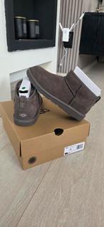Uggs classic mini maat 36 nieuw, Ophalen of Verzenden, Nieuw, Zwart