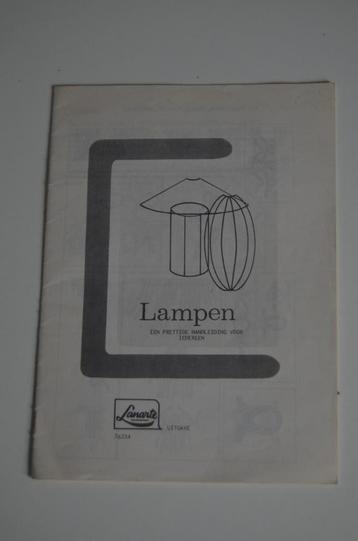 Vintage boekje lampen maken knopen/haken beschikbaar voor biedingen