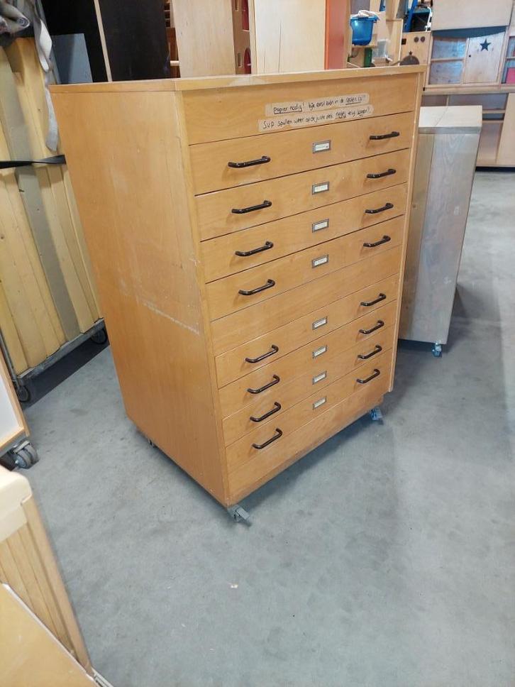 Verrijdbare vintage papierkast / knutselkast / schoolkast, Huis en Inrichting, Kasten | Ladekasten, Gebruikt, 100 tot 150 cm, 50 tot 100 cm