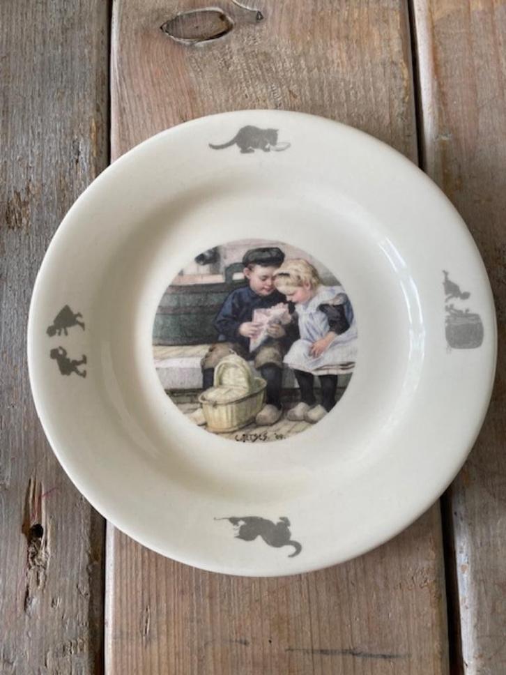 Bordje Ot en Sien. Wolters Noordhoff 2004. Kinderbordje., Antiek en Kunst, Antiek | Servies los, Ophalen