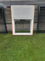 hard houten kozijn 0.74 cm breed en 1 m hoog met 2 luiken, Gebruikt, Raamkozijn, 75 tot 150 cm, Hout