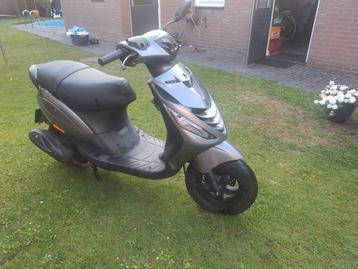 Zip scooter 2017 beschikbaar voor biedingen