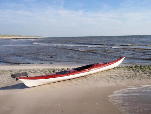 Zeekajak - zeekano - zeekayak met voetbediend roer en kompas, Watersport en Boten, Kano's, Gebruikt, Zeekano, Eén persoon, Met peddels