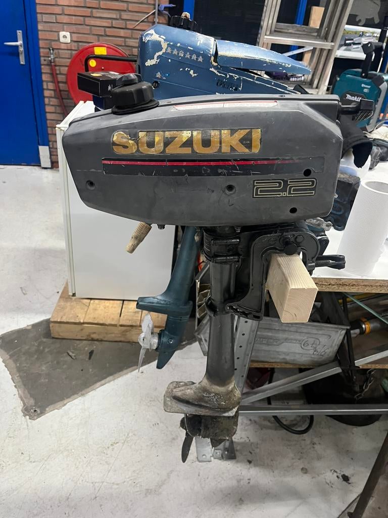 Suzuki 2.2 pk en yamaha buitenboordmotor, Watersport en Boten, Accessoires en Onderhoud, Ophalen of Verzenden, Zo goed als nieuw