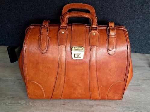 Vintage leren weekendtas leren reistas, Sieraden, Tassen en Uiterlijk, Tassen | Reistassen en Weekendtassen, Zo goed als nieuw