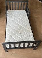 Peuterbed antraciet incl matras, Kinderen en Baby's, Ophalen, 70 tot 85 cm, 140 tot 160 cm, Zo goed als nieuw
