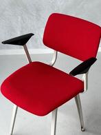 Revolt eettafelstoel Friso Kramer vintage Ahrend stoel rood, Ophalen, Gebruikt, Stof, NL