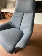 Fauteuil blauw/grijs met los voetenbankje, Huis en Inrichting, Fauteuils, Ophalen, Gebruikt, 75 tot 100 cm, Stof