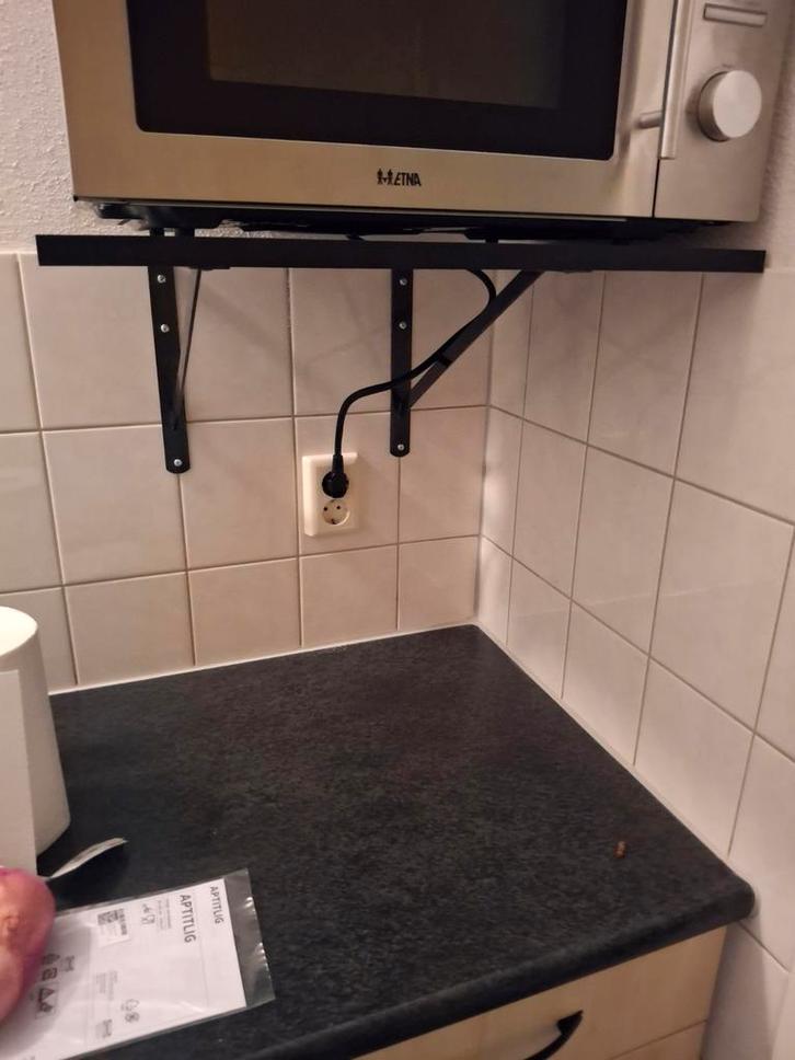 Plank voor een magnetron vakkundig gemonteerd – Zwolle, Huis en Inrichting, Overige Huis en Inrichting, Nieuw, Ophalen