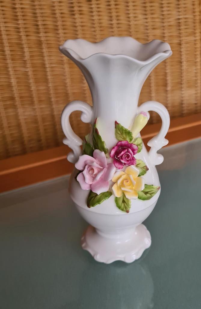 Royal Dover Vaasje met Porseleinen Rozen, Antiek en Kunst, Antiek | Porselein, Ophalen of Verzenden