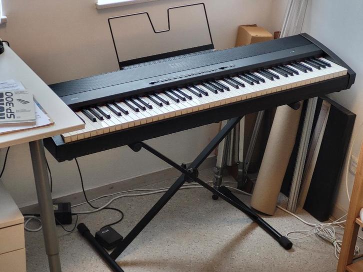 Korg SP-300 Digitale Piano met Pedaal - Zwart, Muziek en Instrumenten, Piano's, Gebruikt, Piano, Zwart, Digitaal, Ophalen