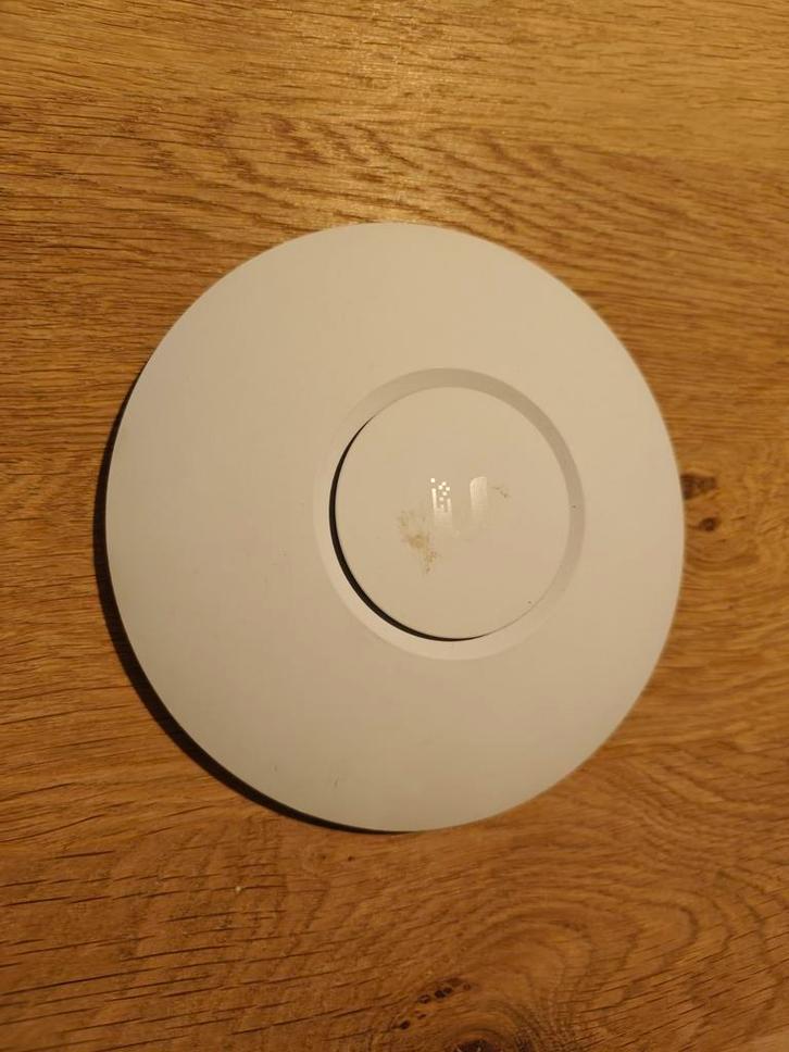 Unifi AP Lite - Draadloos Access Point, Computers en Software, Accesspoints, Gebruikt, Ophalen of Verzenden