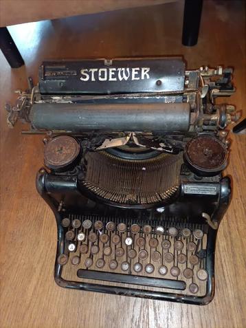 Antieke Stoewer typemachine Brocante beschikbaar voor biedingen