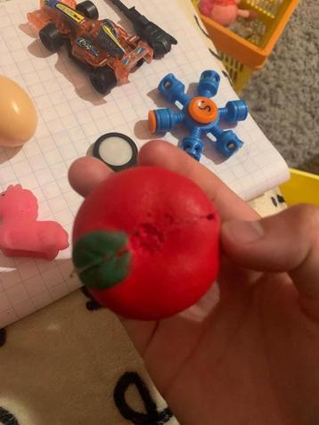 fidget toys en andere prusels beschikbaar voor biedingen