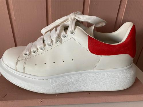 Alexander McQueen sneaker rood wit , maat 38, Kleding | Dames, Schoenen, Gedragen, Sneakers of Gympen, Wit, Ophalen of Verzenden