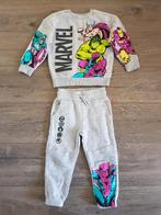Trui en broek / joggingpak jongens -- maat 110 -- Marvel, Kinderen en Baby's, Kinderkleding | Maat 110, Gebruikt, Ophalen of Verzenden