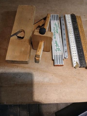 Oude Houten Gereedschap Set beschikbaar voor biedingen