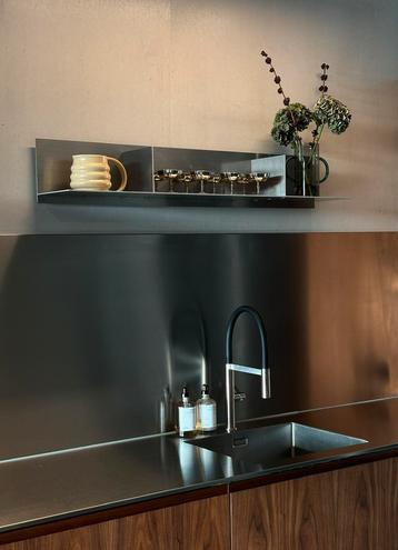 FRAMA cph - rivet shelf large in aluminium beschikbaar voor biedingen