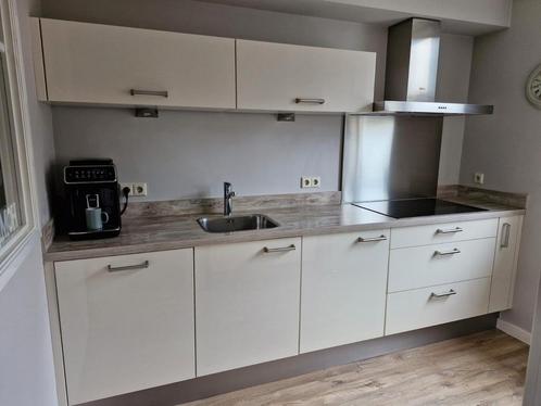 Complete keuken inclusief apparatuur, Huis en Inrichting, Keuken | Complete keukens, Gebruikt, Dubbelwandige keuken, Crème, Hout
