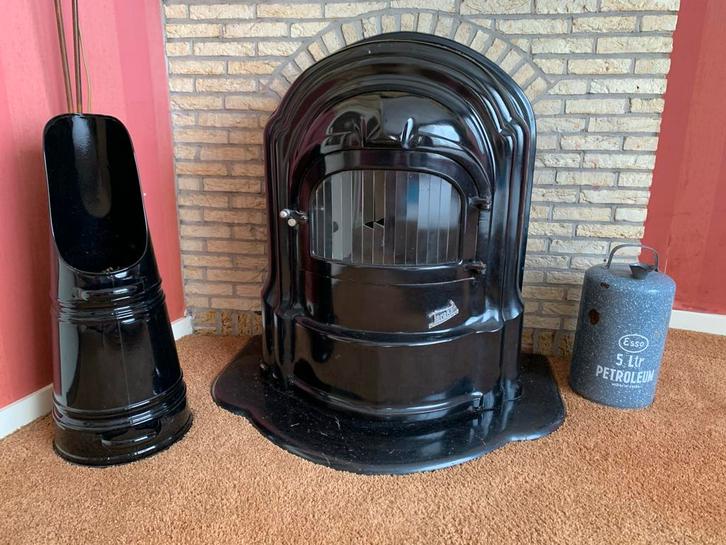 Antieke Tarakan oliekachel - Prachtige Blikvanger!, Huis en Inrichting, Kachels, Gebruikt, Vrijstaand, Oliekachel, Overige brandstoffen