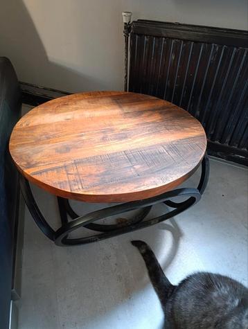 Mango Houten Salontafel met Metalen Onderstel beschikbaar voor biedingen