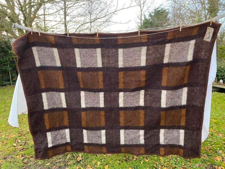 AaBe bruin geruite wollen deken, Huis en Inrichting, Slaapkamer | Beddengoed, Gebruikt, Deken of Dekbed, Ophalen of Verzenden