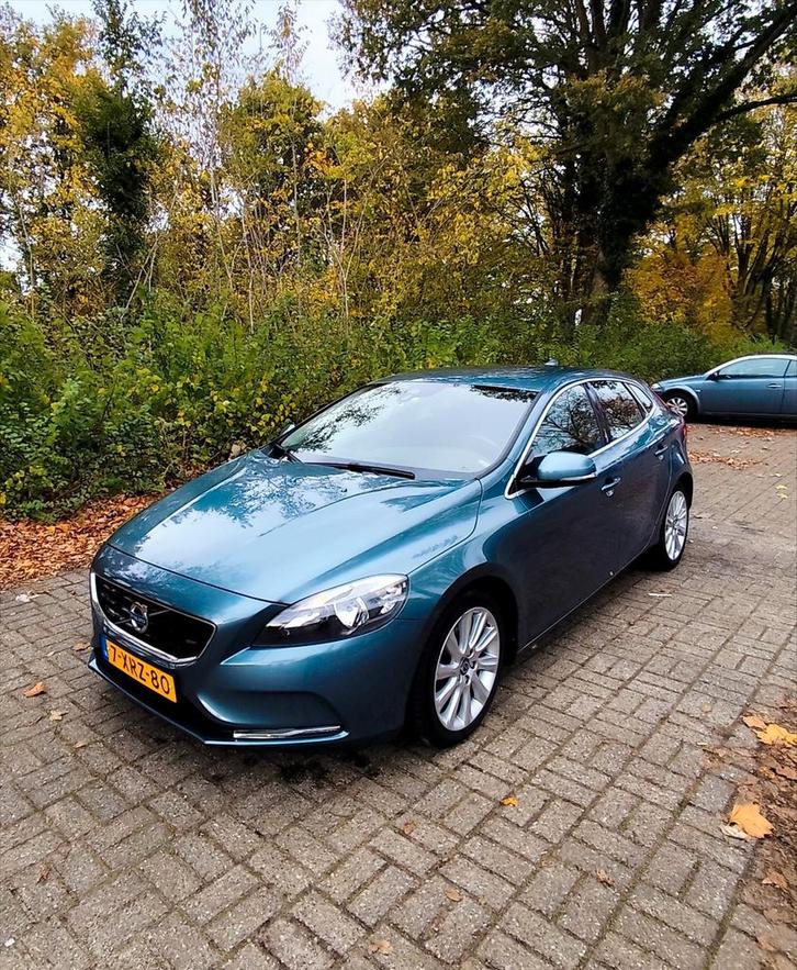 Volvo V40 1.6 D2 115PK 2014 Blauw (195105 KM ), Auto's, Volvo, Particulier, V40, Diesel, A, Hatchback, Handgeschakeld, Origineel Nederlands
