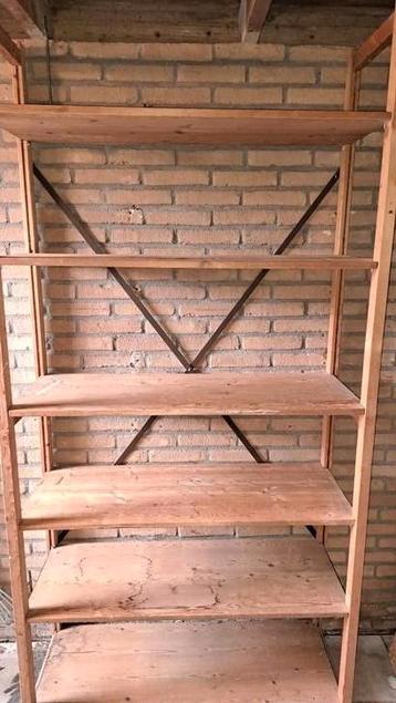 Houten stellingkast  beschikbaar voor biedingen