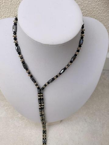 lange ketting van zwarte magnetische Hematiet kralen 100 cm. beschikbaar voor biedingen