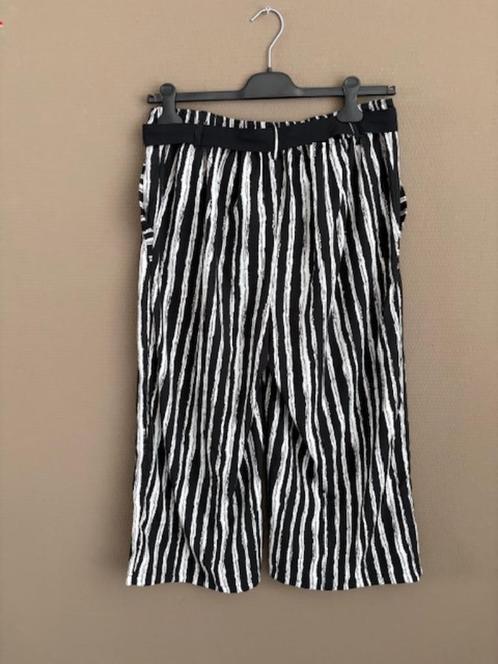 Zwart-Wit gestreepte dames zomerbroek., Kleding | Dames, Broeken en Pantalons, Zo goed als nieuw, Maat 38/40 (M), Zwart, Lang