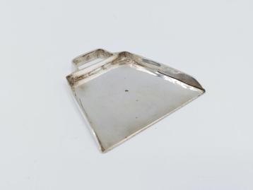 Zilveren miniatuur stofblik, A. van der Hoeff, Haarlem, 1720 beschikbaar voor biedingen