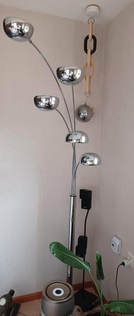 Moderne Staande Lamp met Chrome Kappen, Huis en Inrichting, Lampen | Vloerlampen, Zo goed als nieuw, 150 tot 200 cm, Metaal, Ophalen of Verzenden