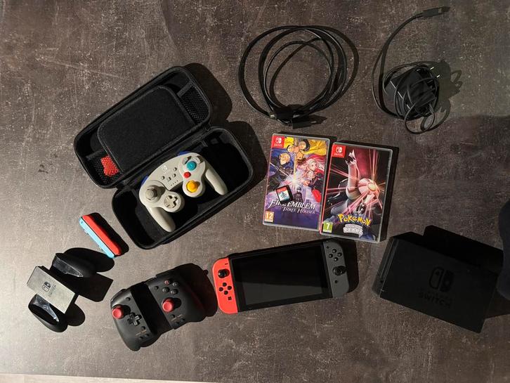 Nintendo Switch met 3 spellen en controllers, Spelcomputers en Games, Spelcomputers | Nintendo Switch, Zo goed als nieuw, Switch Original