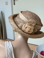 Rieten /stro hoedje, bloem, Kleding | Dames, Hoeden en Petten, Ophalen of Verzenden, Gedragen