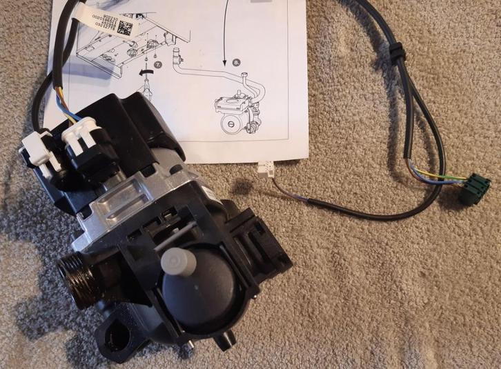 Nieuwe Vaillant pomp 20233502, Doe-het-zelf en Verbouw, Verwarming en Radiatoren, Nieuw, Overige typen, Minder dan 200 watt, Minder dan 30 cm