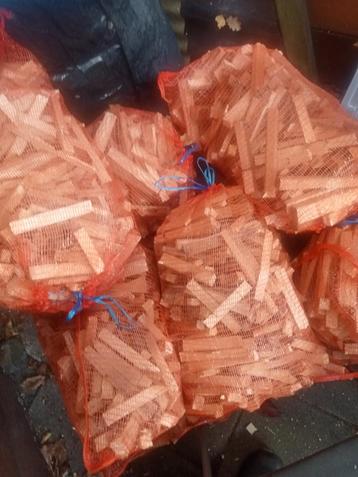 Aanmaakhout beschikbaar voor biedingen