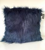 Blauw sierkussen met zachte vacht nieuw, Ophalen of Verzenden, Zo goed als nieuw, Blauw, Vierkant