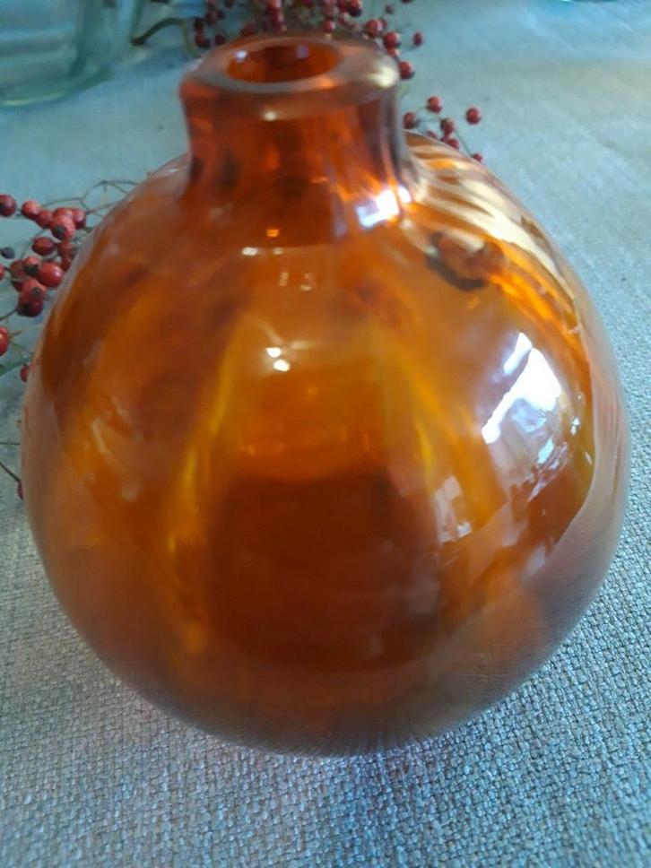 Oranje vaasje Juliana, ontwerp Chris J. Lanooy, 1927, Antiek en Kunst, Antiek | Glas en Kristal, Verzenden